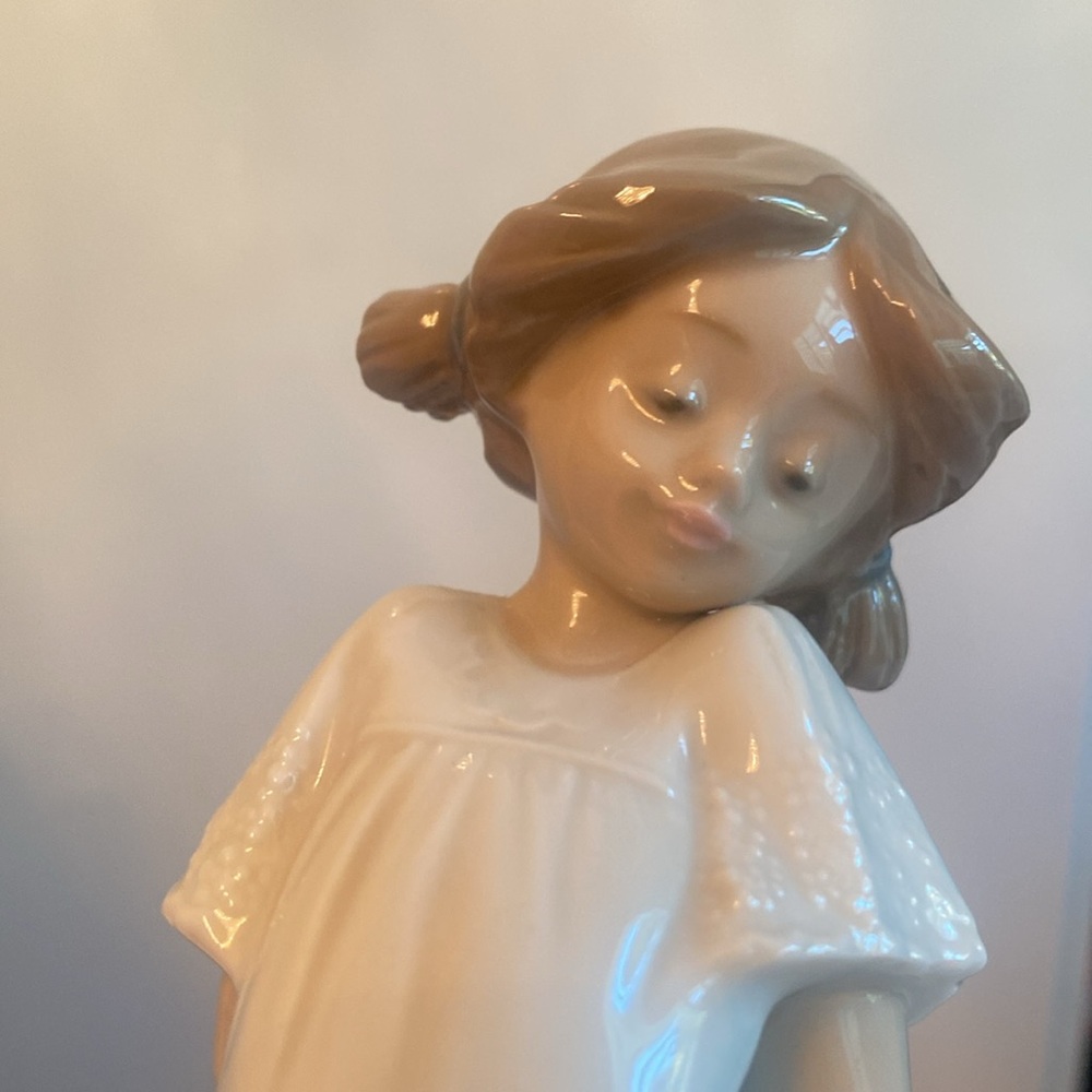 Nao by Lladro • Retired “So Shy” Porcelain Figurine *Without Box* - Picture 3 of 17